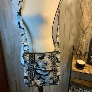 Vera Bradley shoulder purse.
